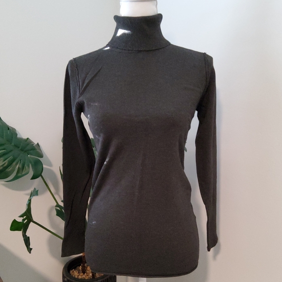 Philosophy Charcoal Turtleneck Sweater - Picture 4 of 13